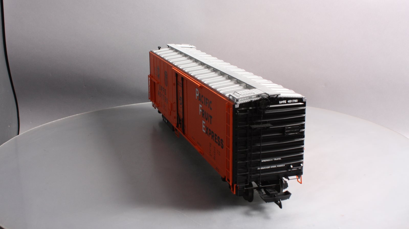 USA Trains R16710 G Pacific Fruit Express 50ft. Mechanical Refrigerator Cars