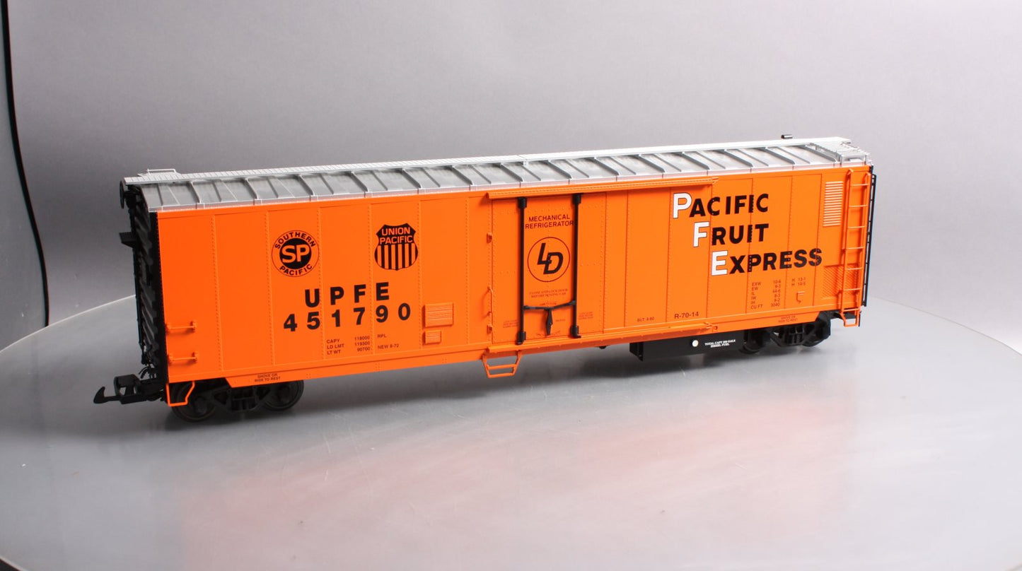 USA Trains R16710 G Pacific Fruit Express 50ft. Mechanical Refrigerator Cars