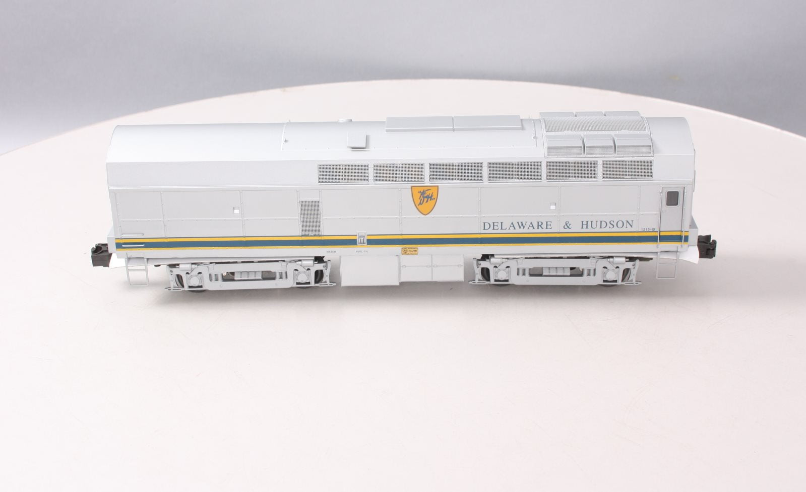 Lionel 6-38561 D&H Legacy RF-16 Sharknose Powered Diesel B-Unit #1215-B
