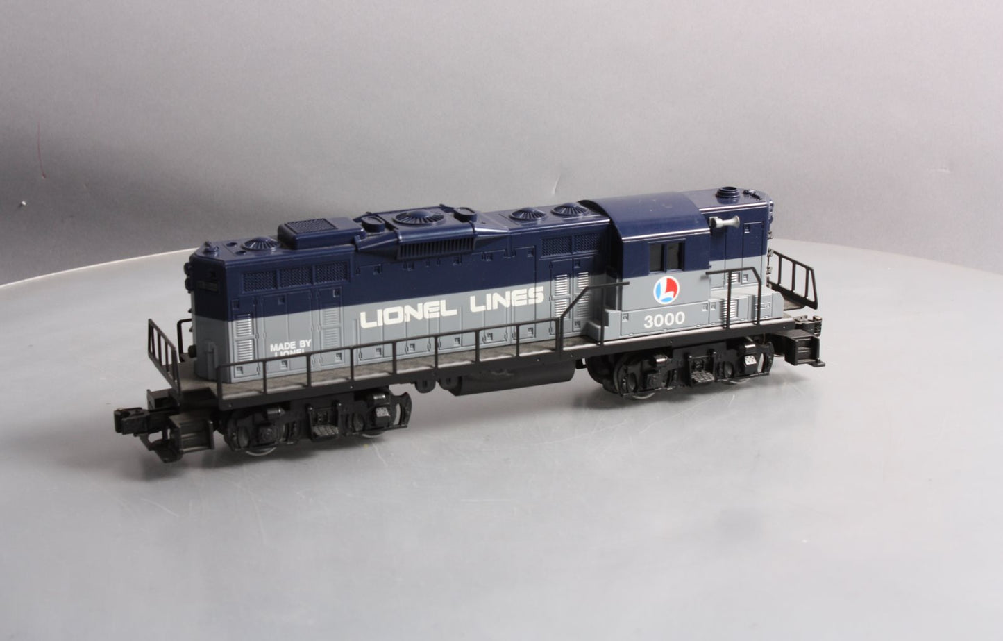Lionel 6-33000 O Gauge Railscope Lionel Lines GP-9 Diesel Locomotive #3000 EX/Box