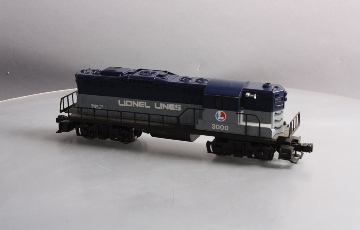 Lionel 6-33000 O Gauge Railscope Lionel Lines GP-9 Diesel Locomotive #3000 EX/Box
