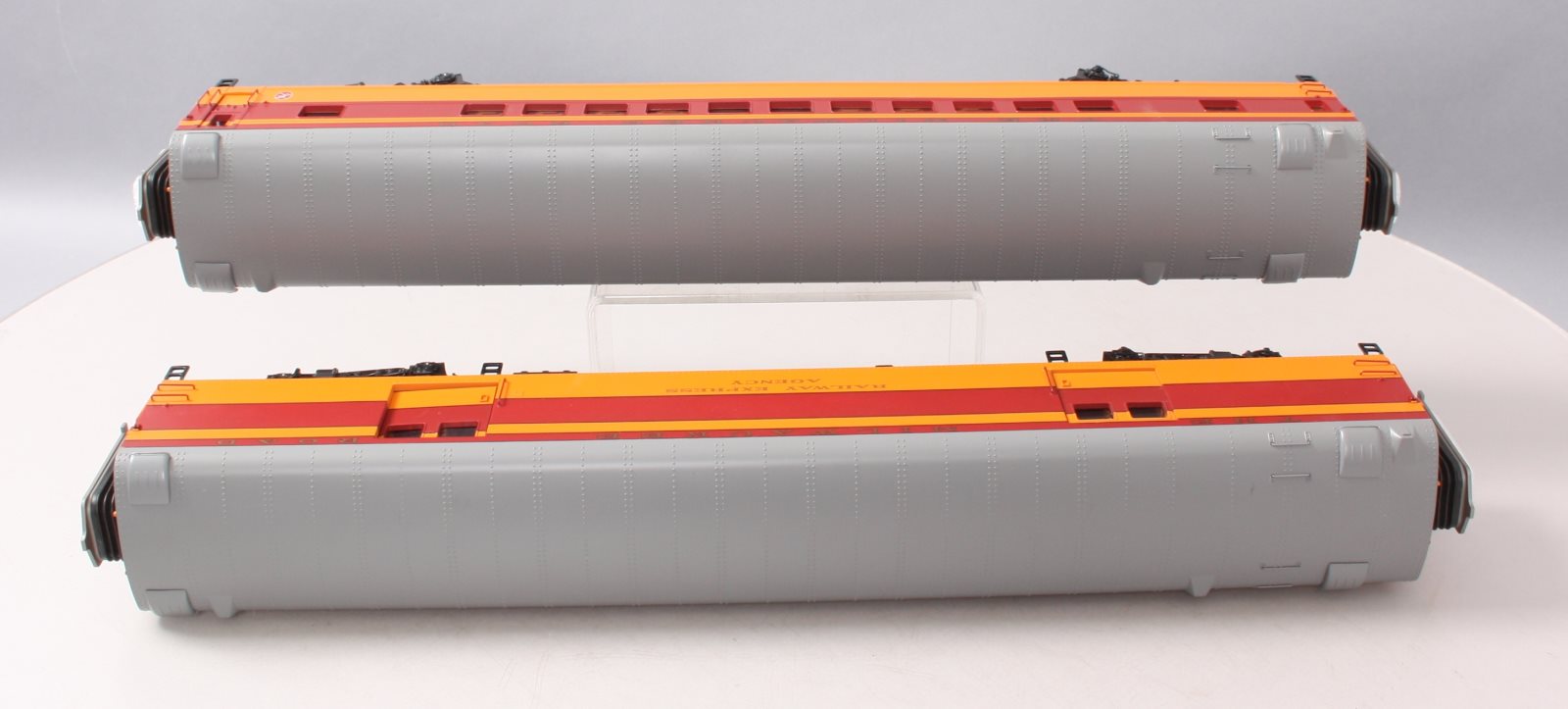 MTH 20-69173 O Gauge Milwaukee Road 70' Streamlined 2-Car Passenger Set LN/Box