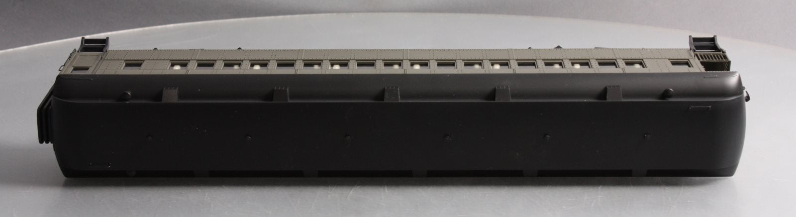 Atlas 2002750 O Scale Undecorated Trainman 60' Observation Car (2Rail)