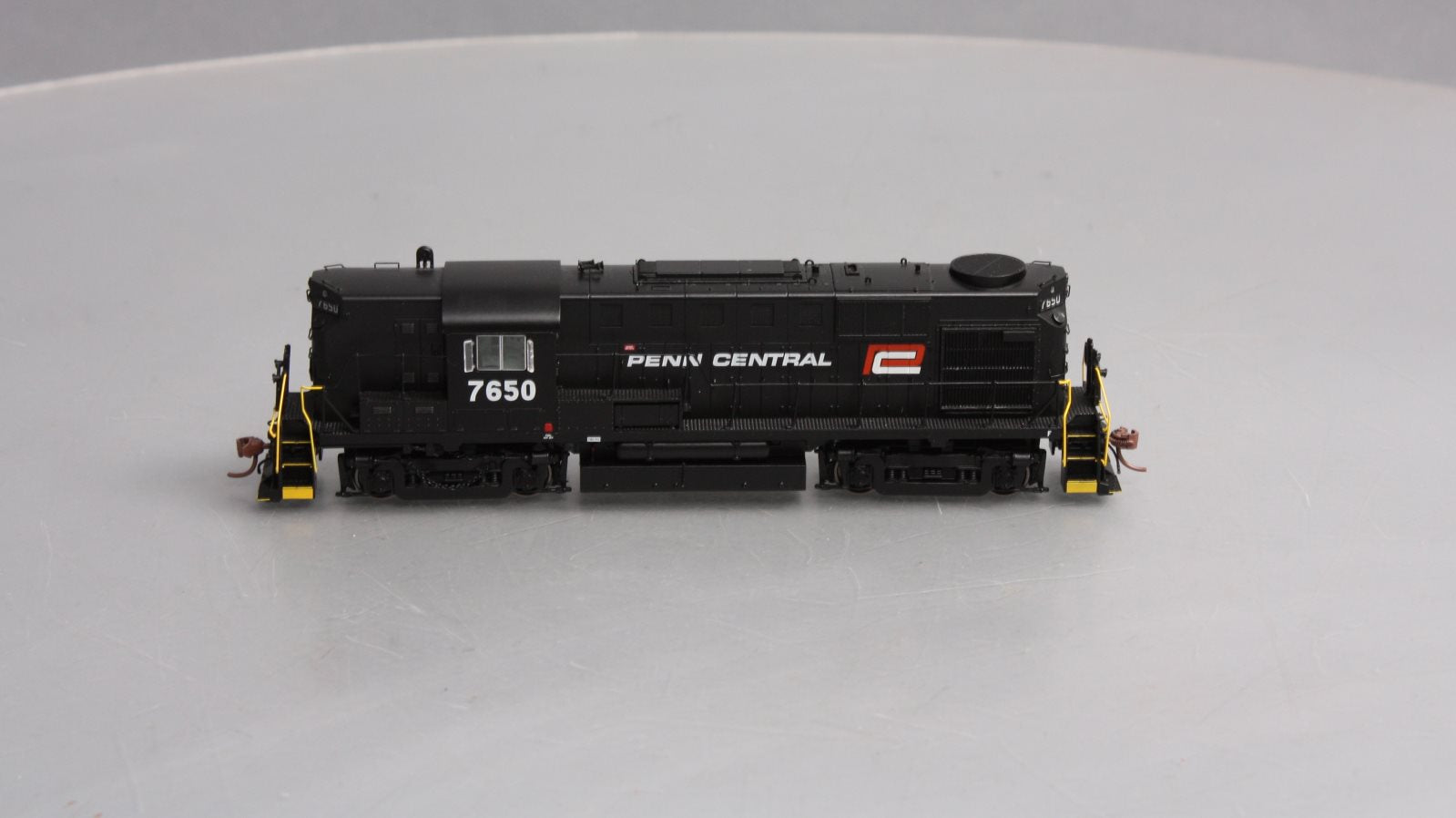 Rapido Trains 31033 HO Penn Central Alco RS-11 Diesel Locomotive #7650