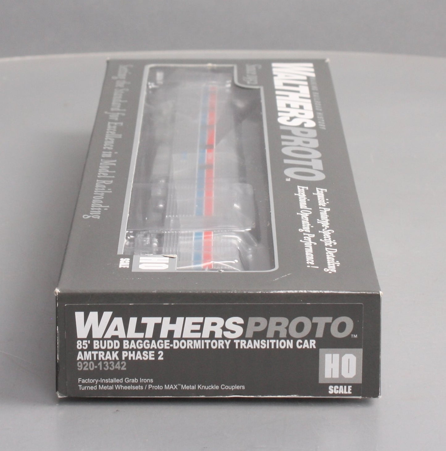 Walthers 920-13342 HO Amtrak 85' Phase 2 Budd Baggage-Dormitory Transition Car