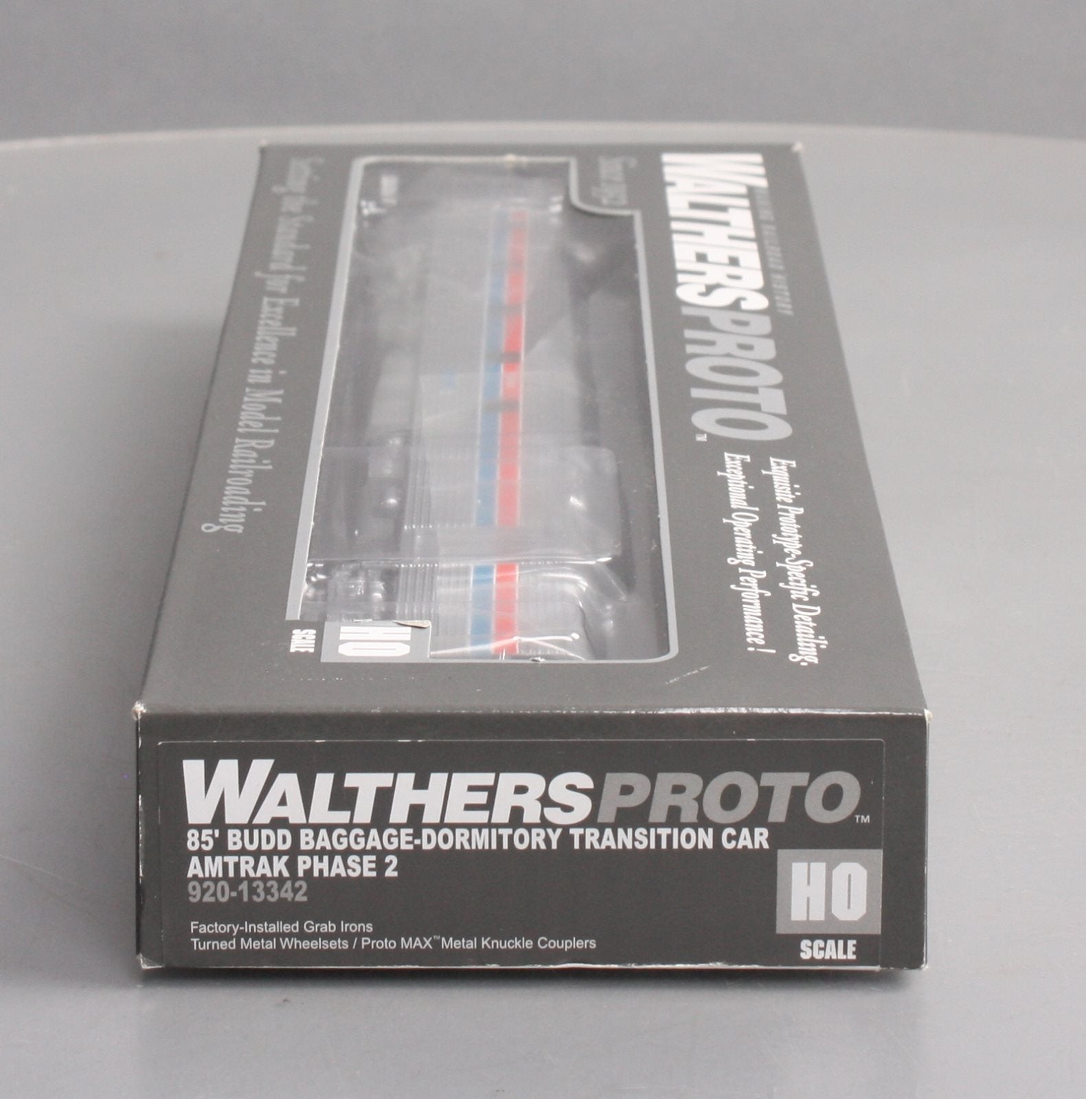 Walthers 920-13342 HO Amtrak 85' Phase 2 Budd Baggage-Dormitory Transition Car