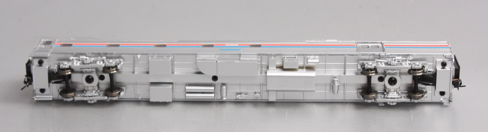 Walthers 920-13342 HO Amtrak 85' Phase 2 Budd Baggage-Dormitory Transition Car