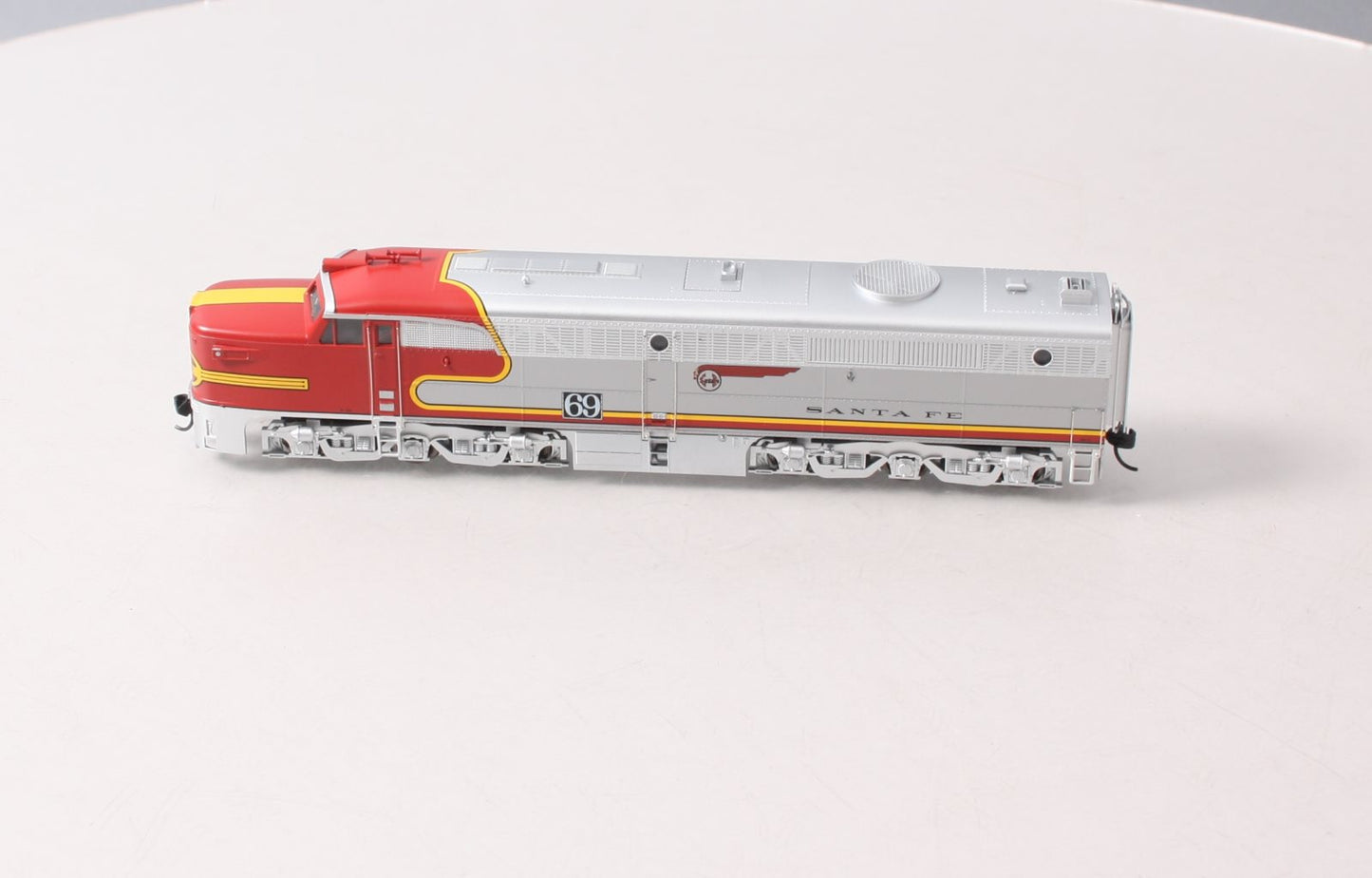Walthers 910-10066 HO Santa Fe Alco PA with Stanard DC #69L