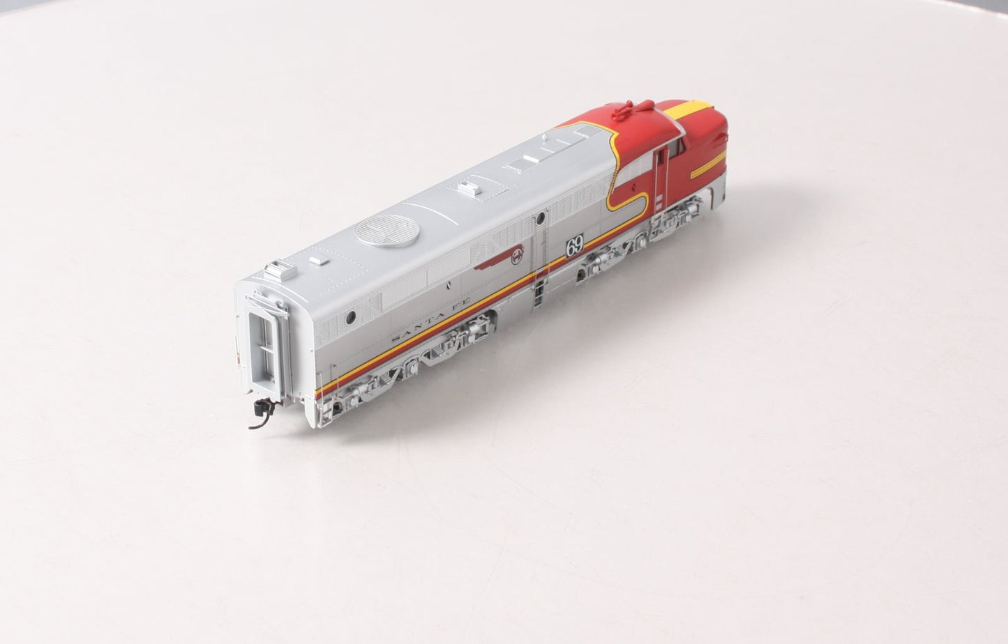 Walthers 910-10066 HO Santa Fe Alco PA with Stanard DC #69L