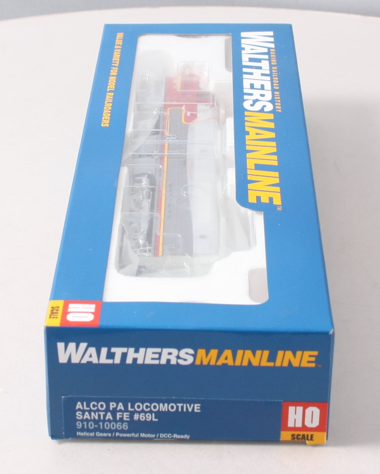 Walthers 910-10066 HO Santa Fe Alco PA with Stanard DC #69L