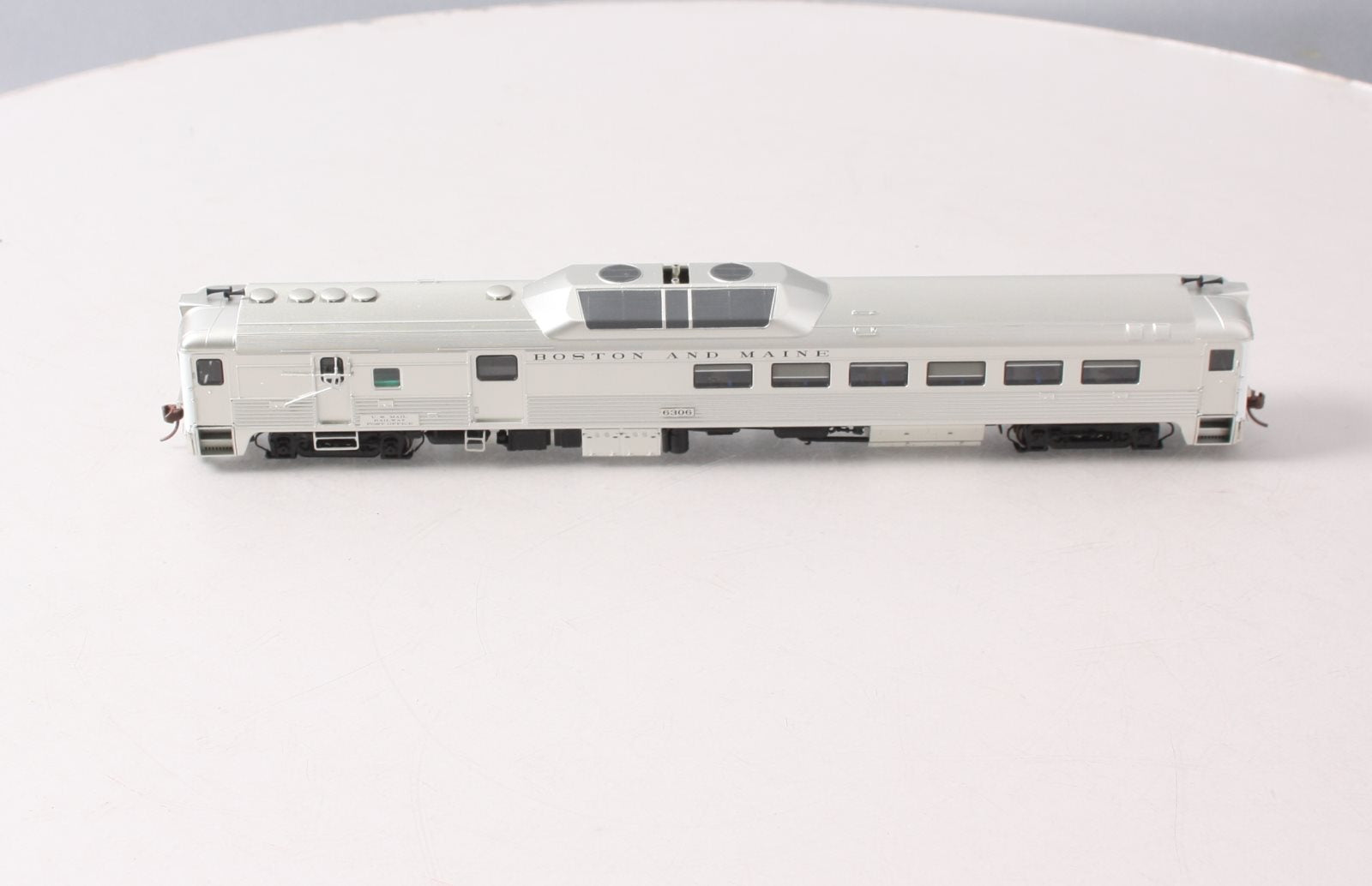 Rapido Trains 16118 HO Boston & Maine Budd RDC-3 Phase II Diesel Loco DC #6306