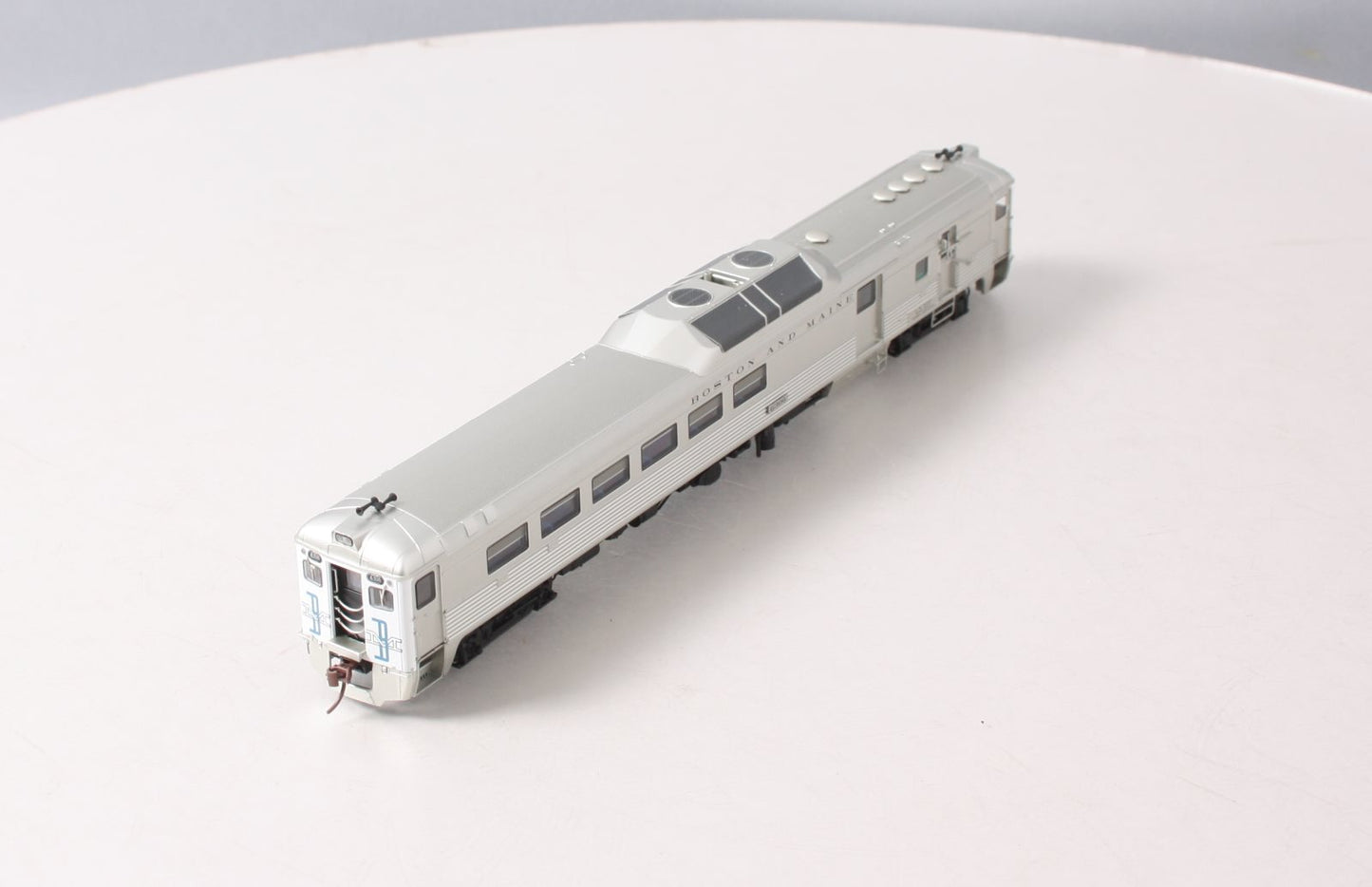 Rapido Trains 16118 HO Boston & Maine Budd RDC-3 Phase II Diesel Loco DC #6306