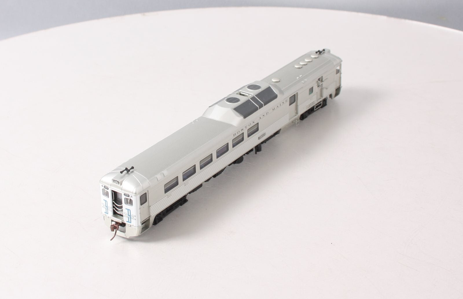 Rapido Trains 16118 HO Boston & Maine Budd RDC-3 Phase II Diesel Loco DC #6306