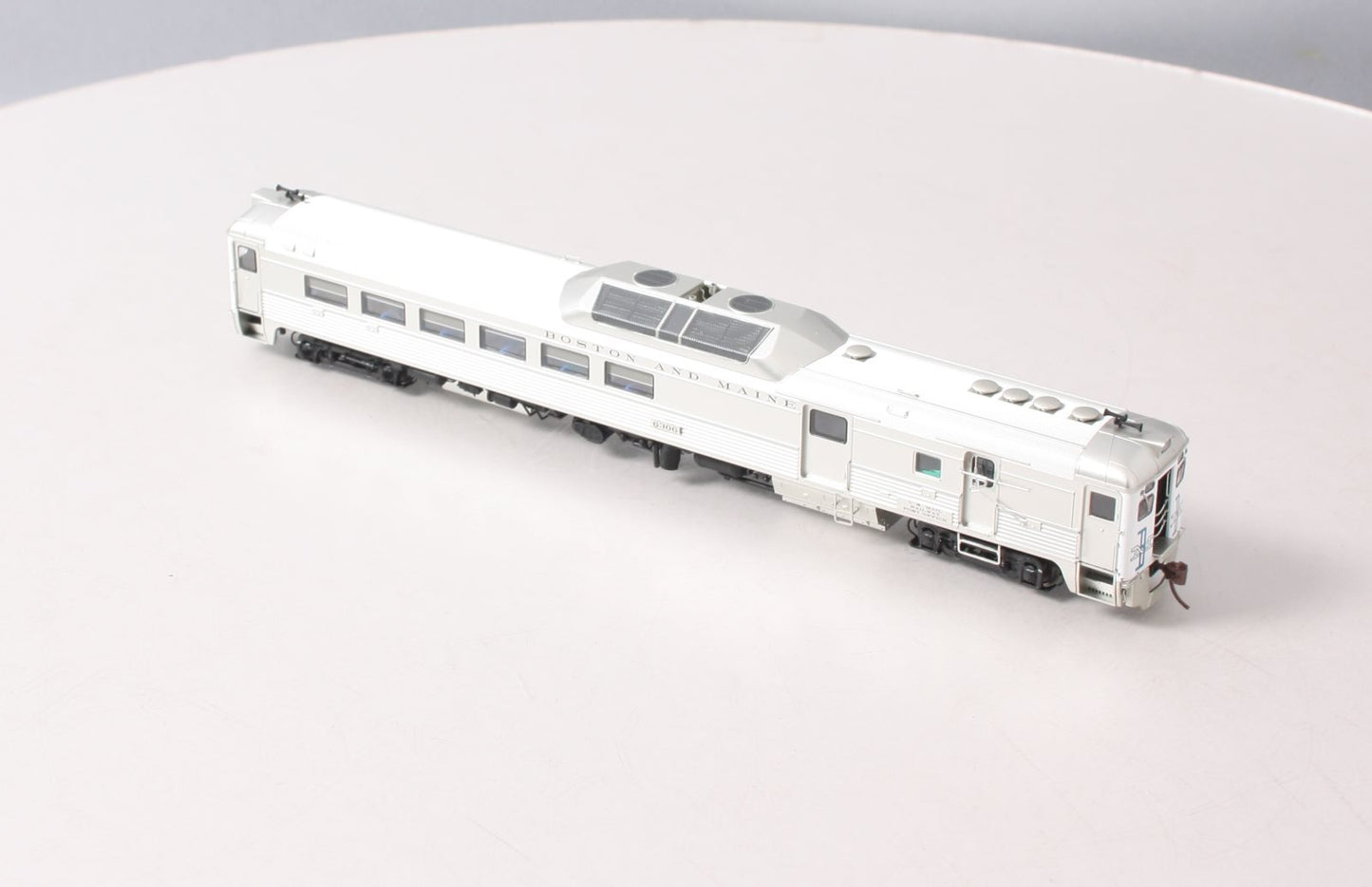 Rapido Trains 16118 HO Boston & Maine Budd RDC-3 Phase II Diesel Loco DC #6306