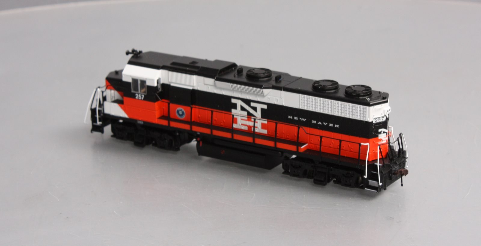 Atlas 10001701 HO New Haven EMD GP38 Low Nose Early Version Diesel Engine #257