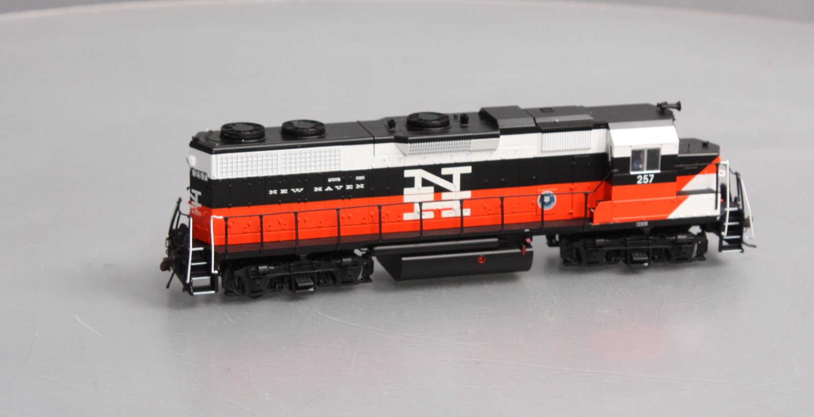 Atlas 10001701 HO New Haven EMD GP38 Low Nose Early Version Diesel Engine #257