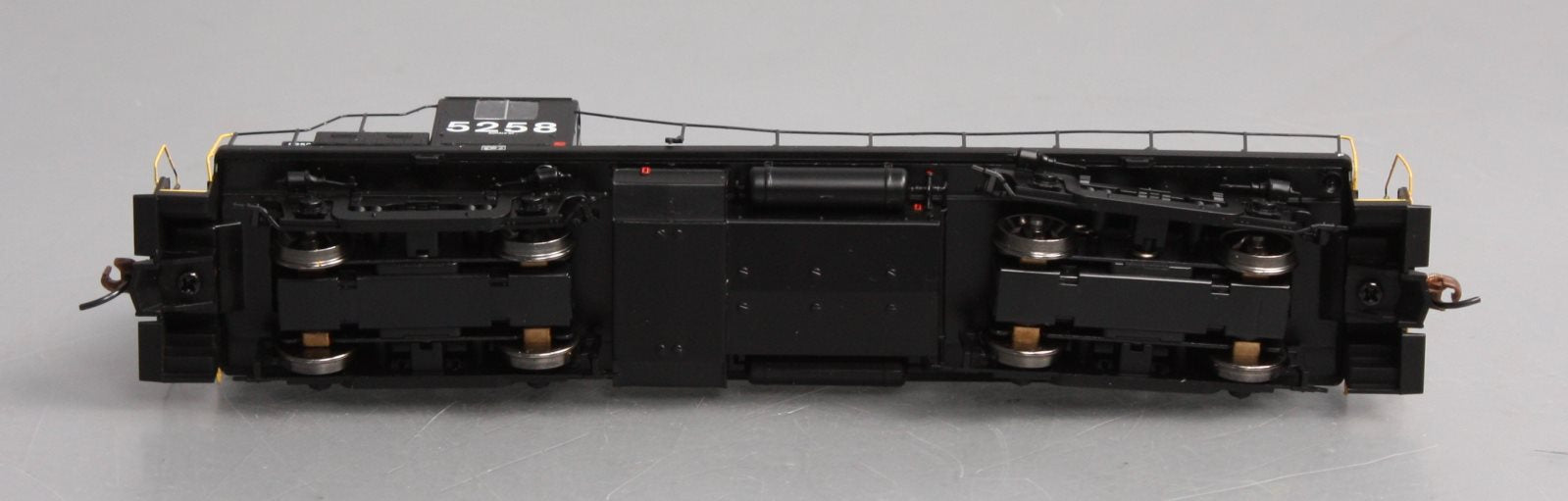 Athearn 96846 HO Penn Central Ready to Run Alco RS3 Diesel Locomotive #5258