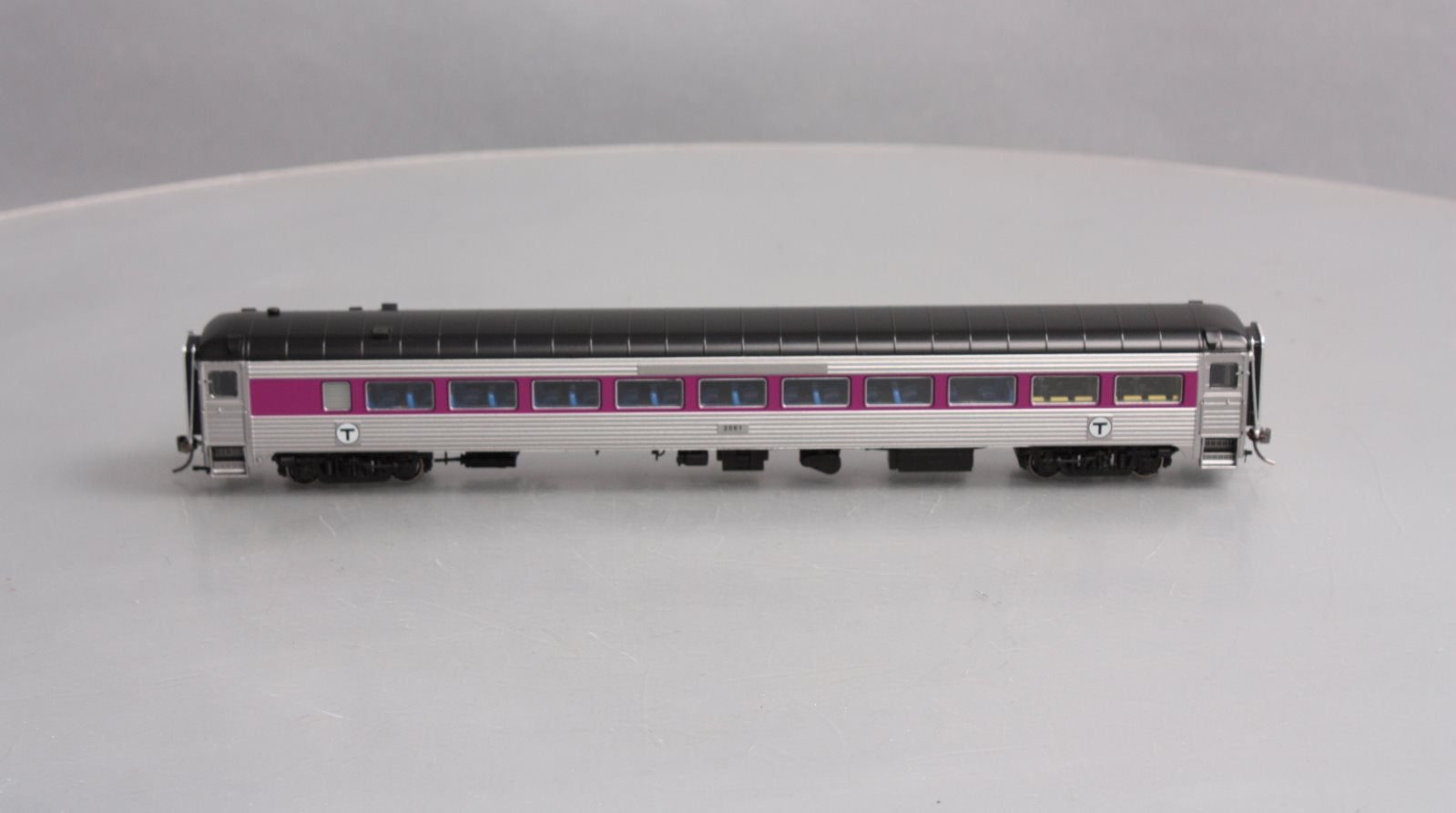 Rapido Trains 017249 HO MBTA NH 8600 Series Coach Car w/o Skirts #2561