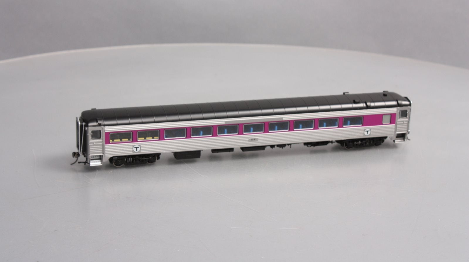 Rapido Trains 017249 HO MBTA NH 8600 Series Coach Car w/o Skirts #2561