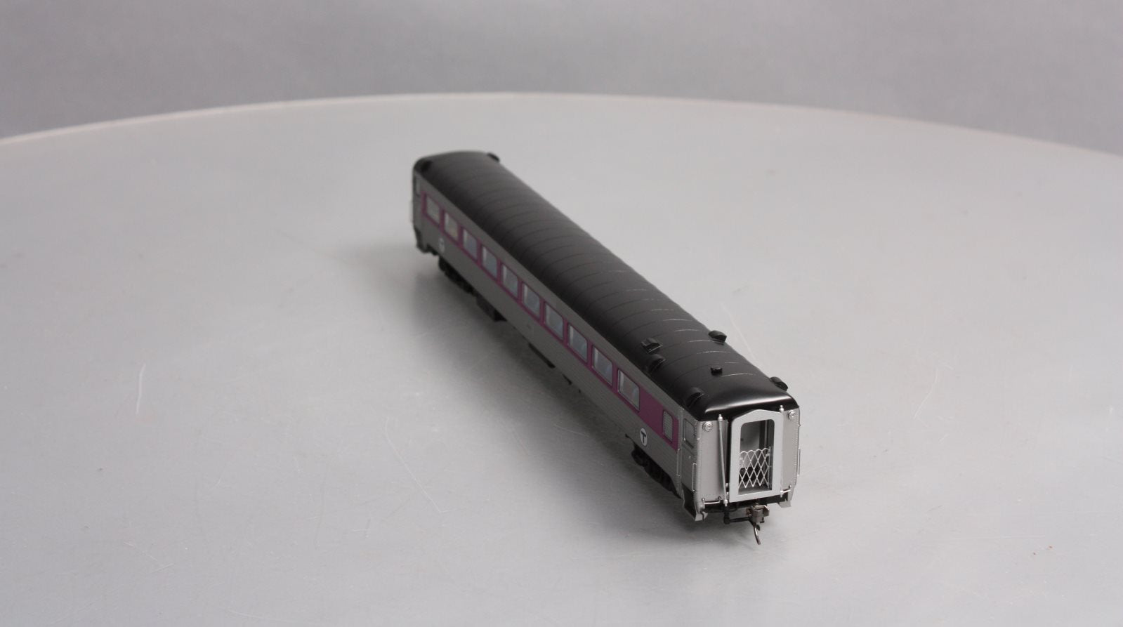 Rapido Trains 017249 HO MBTA NH 8600 Series Coach Car w/o Skirts #2561
