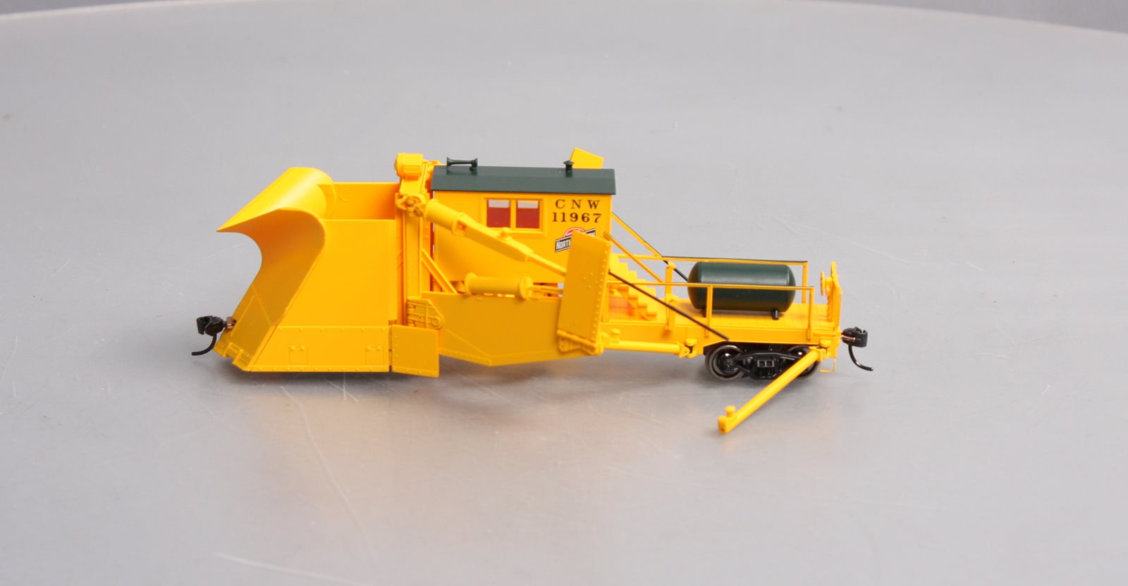 Walthers 920-110111 HO Chicago & North Western RTR Jordan Spreader #11967