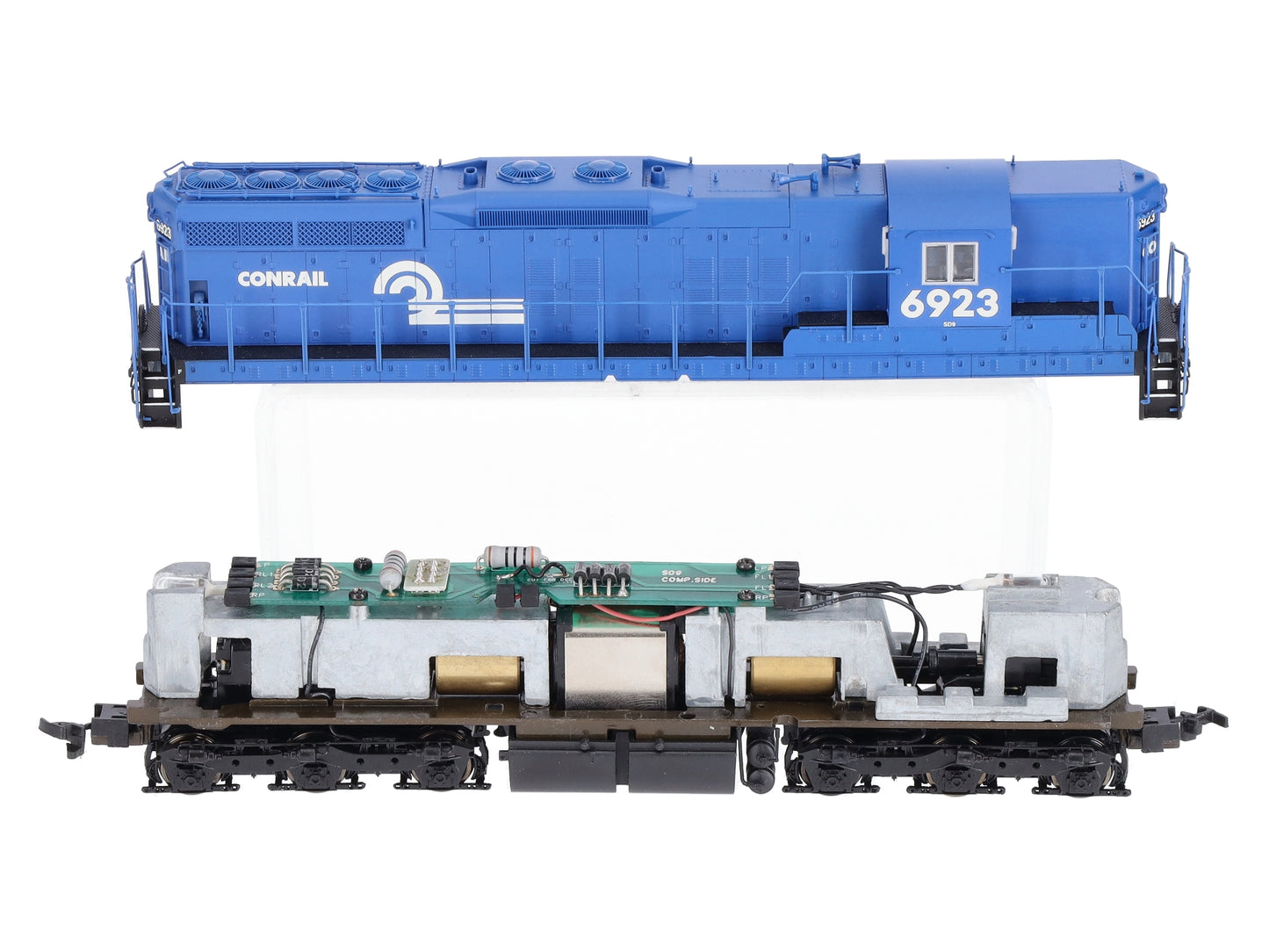 Proto 2000 21238 HO Scale Conrail SD9 Diesel Locomotive # 6923