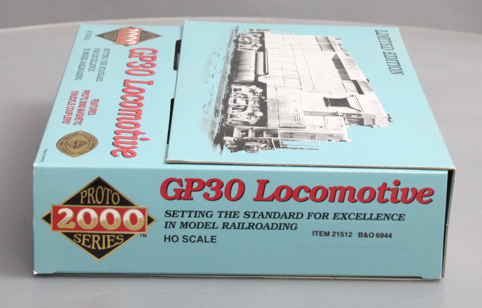 Proto 2000 21512 HO Baltimore & Ohio GP30 Diesel Locomotive #6944