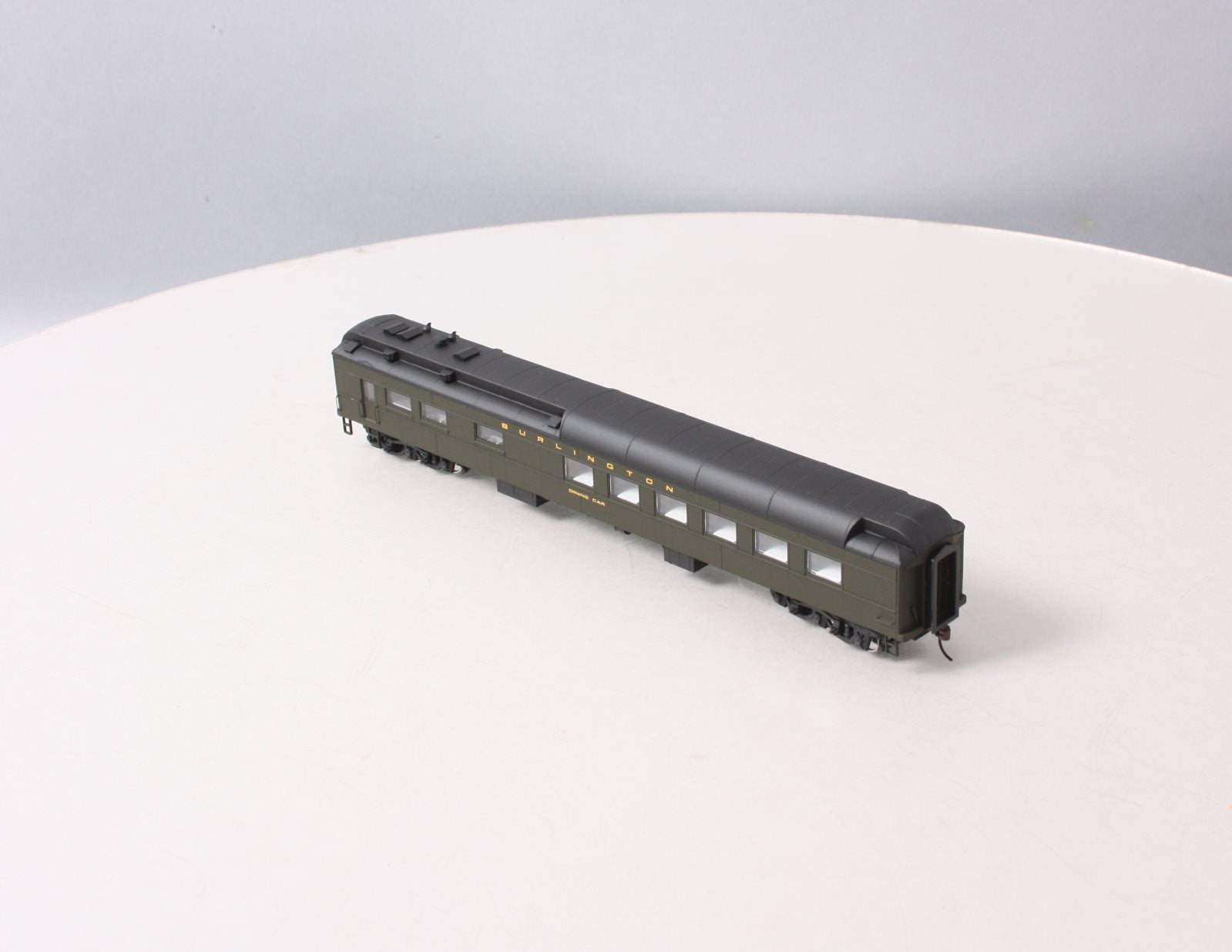Walthers 932-10153 HO Scale CBQ Heavyweight Diner LN/Box