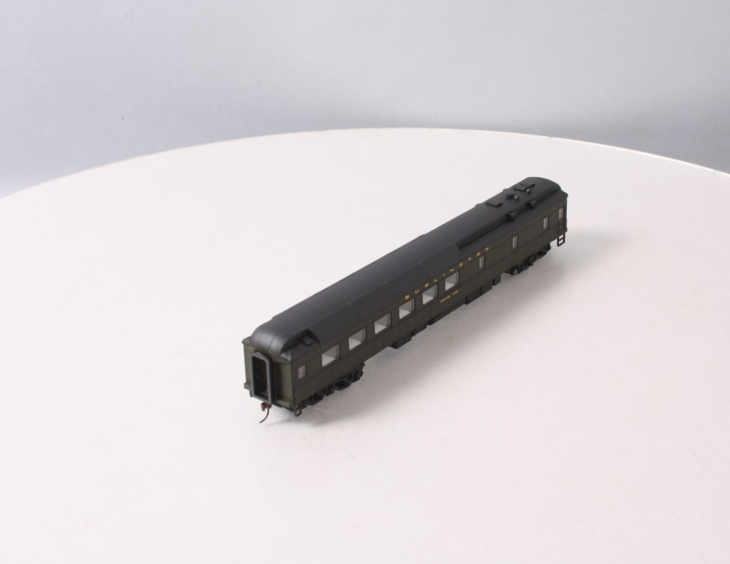 Walthers 932-10153 HO Scale CBQ Heavyweight Diner LN/Box