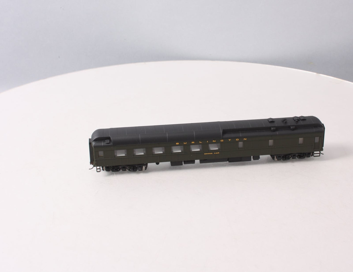 Walthers 932-10153 HO Scale CBQ Heavyweight Diner LN/Box