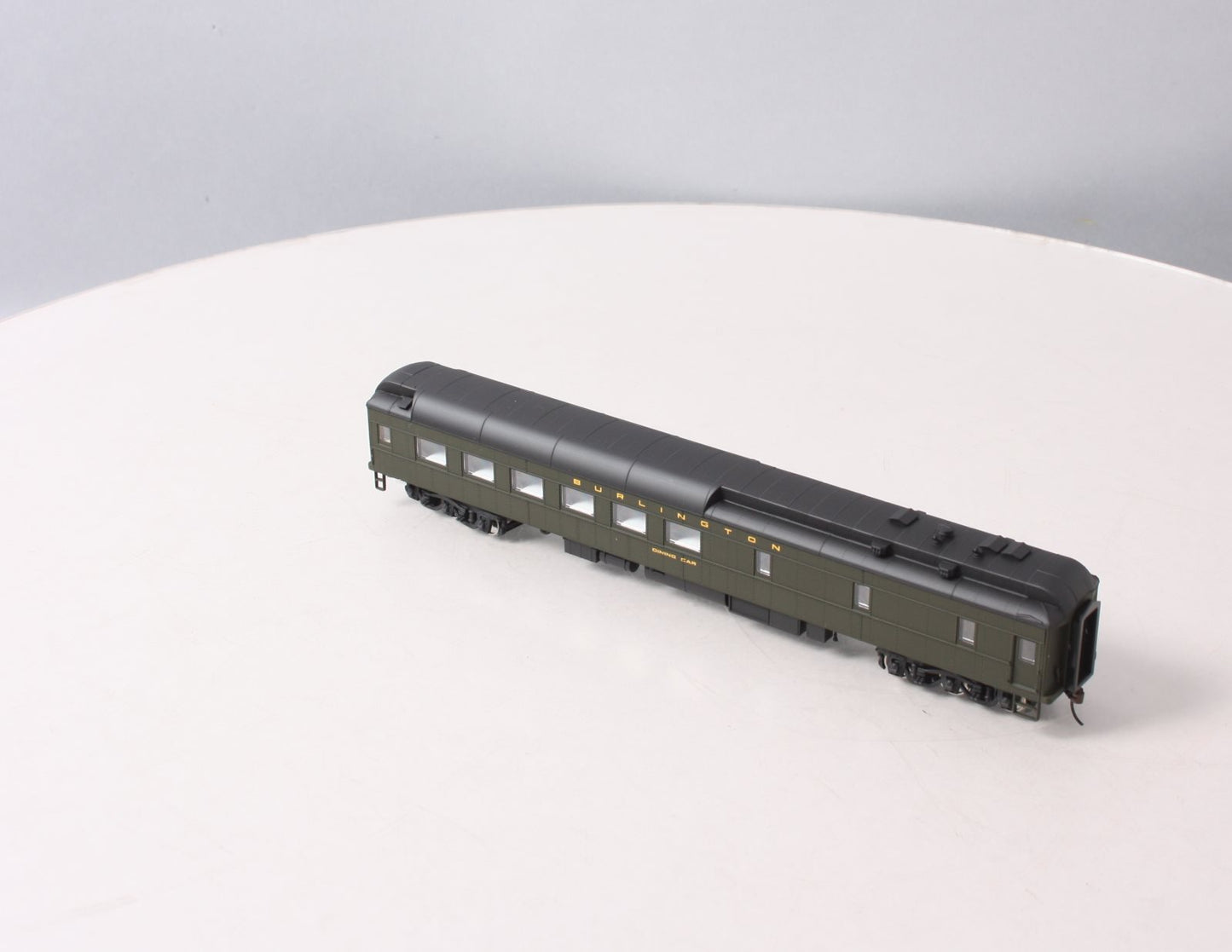 Walthers 932-10153 HO Scale CBQ Heavyweight Diner LN/Box