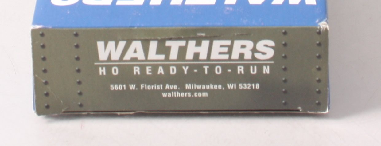 Walthers 932-10153 HO Scale CBQ Heavyweight Diner LN/Box