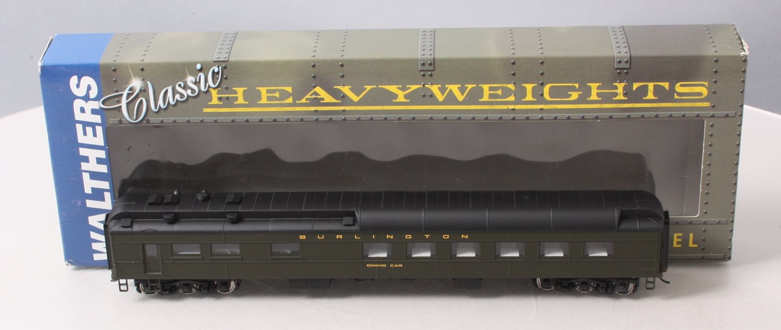 Walthers 932-10153 HO Scale CBQ Heavyweight Diner LN/Box