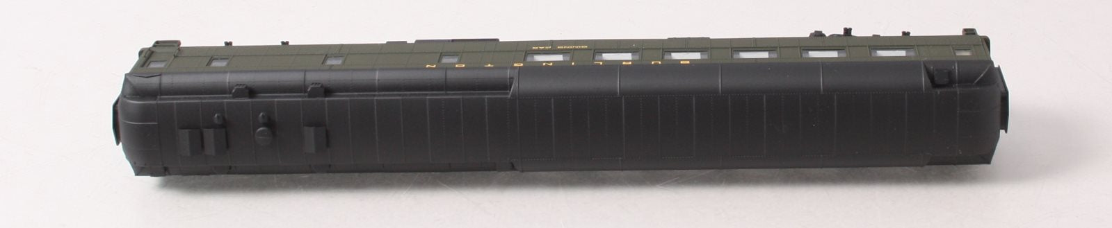 Walthers 932-10153 HO Scale CBQ Heavyweight Diner LN/Box