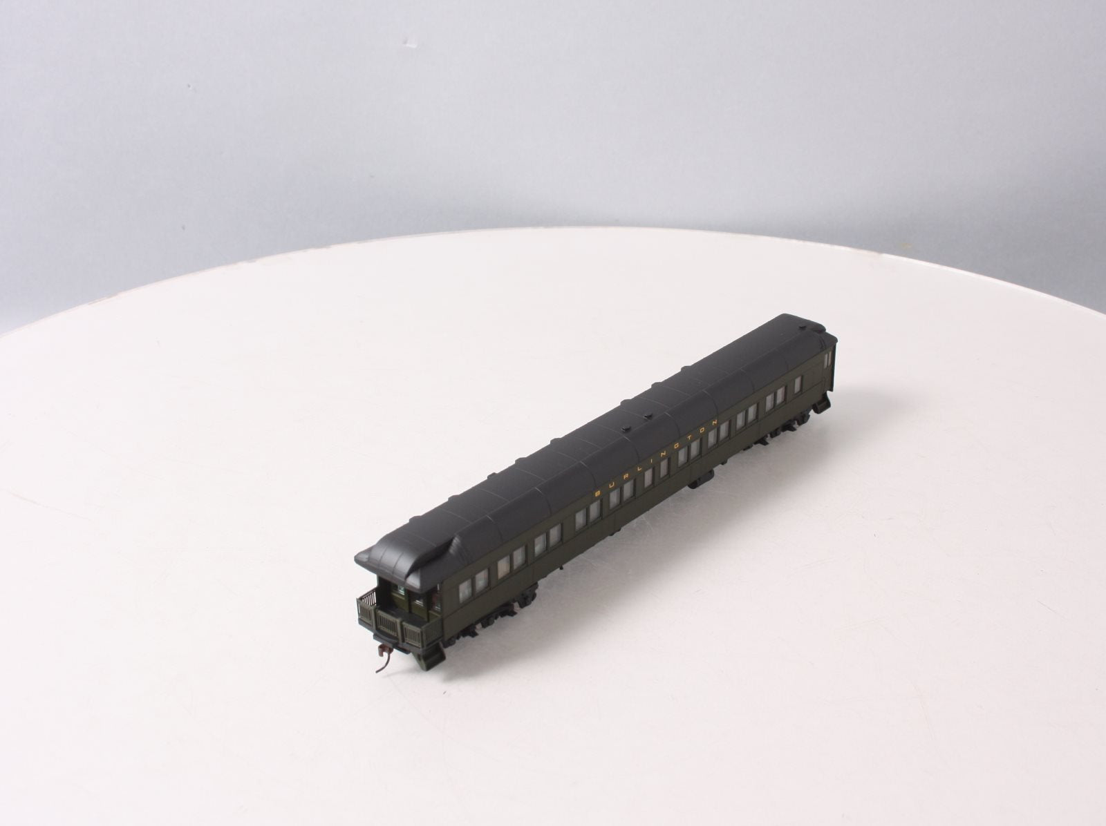Walthers 932-10253 HO CBQ Pullman Heavyweight 3-2 Lounge-Observation Car LN/Box