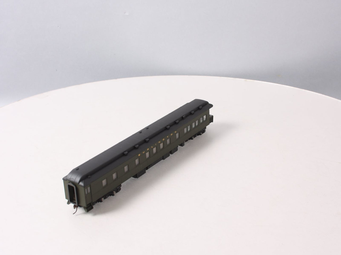 Walthers 932-10253 HO CBQ Pullman Heavyweight 3-2 Lounge-Observation Car LN/Box