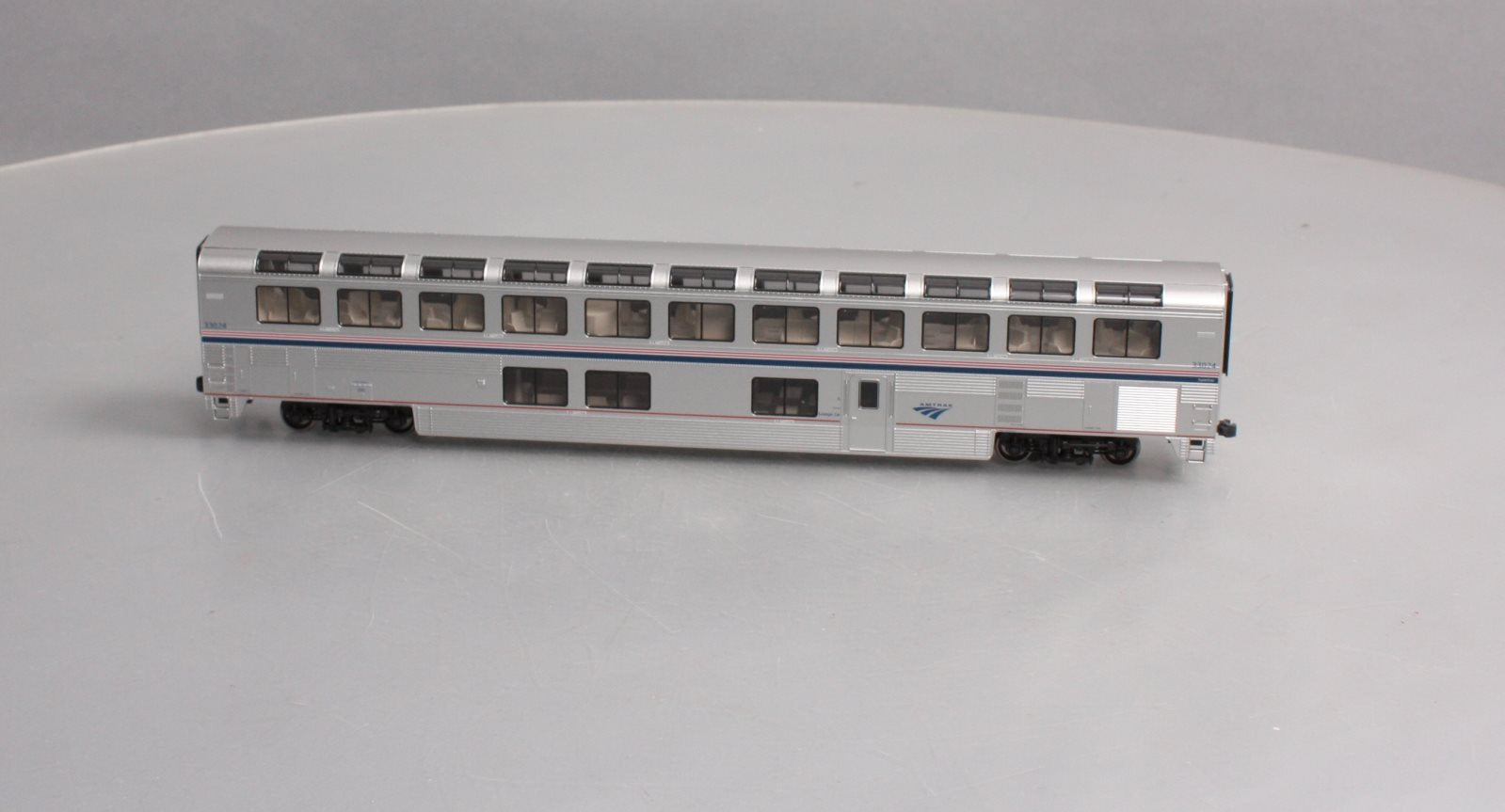 Kato 35-6064 HO Amtrak Superliner Phase VI Lounge Car #33024