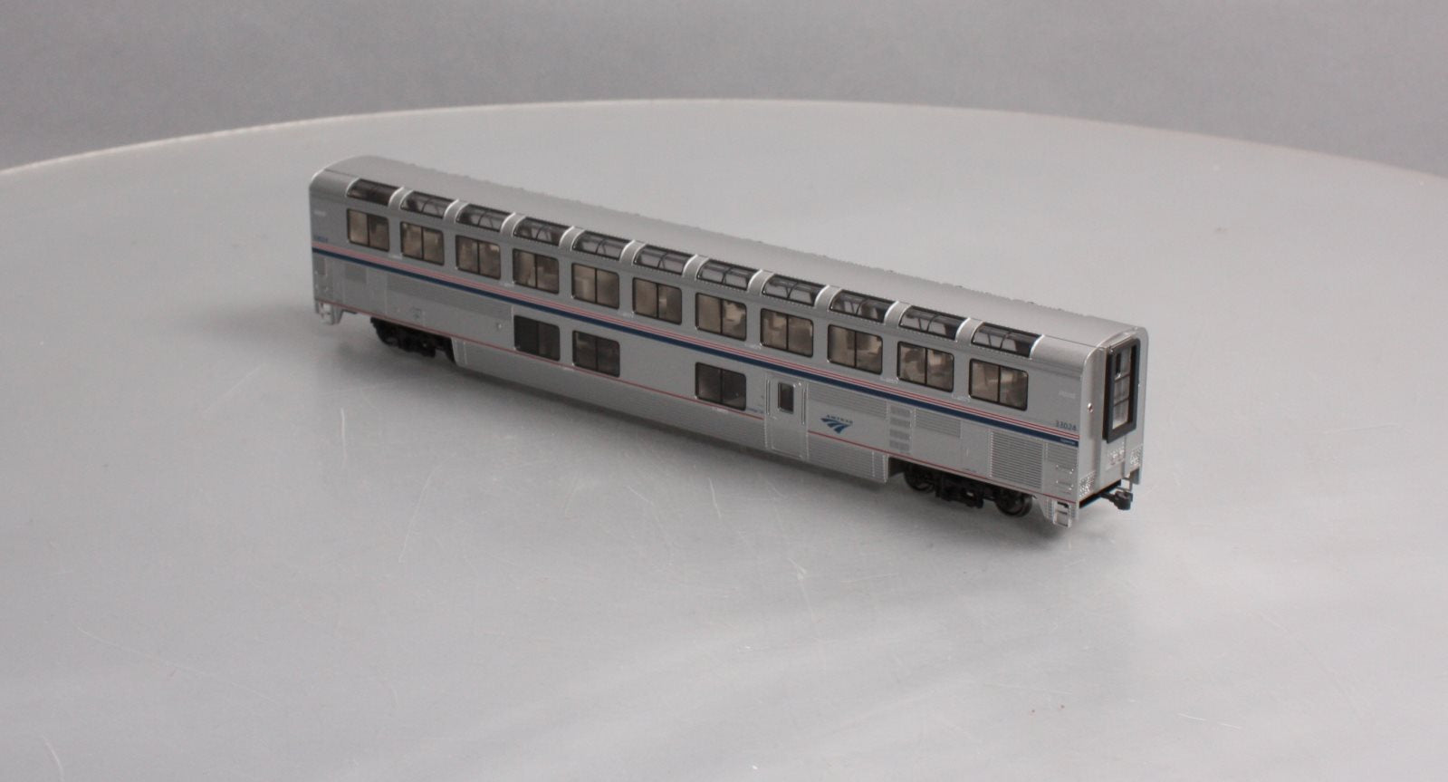Kato 35-6064 HO Amtrak Superliner Phase VI Lounge Car #33024