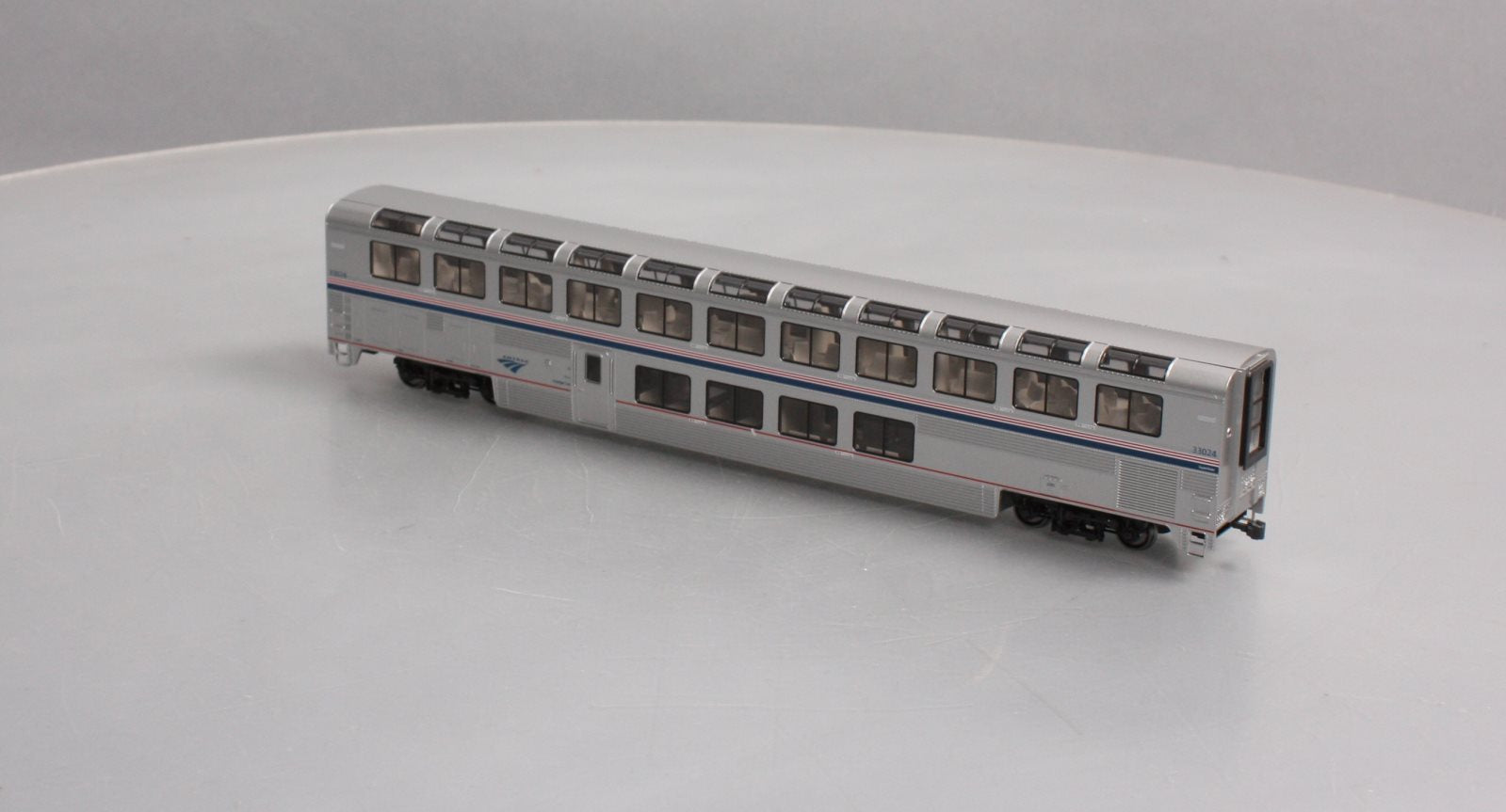 Kato 35-6064 HO Amtrak Superliner Phase VI Lounge Car #33024