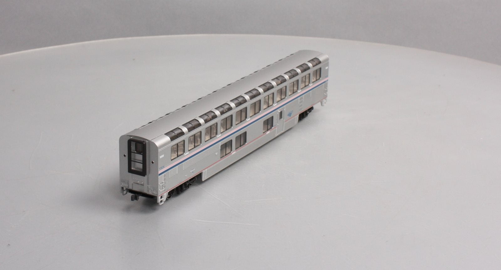 Kato 35-6064 HO Amtrak Superliner Phase VI Lounge Car #33024