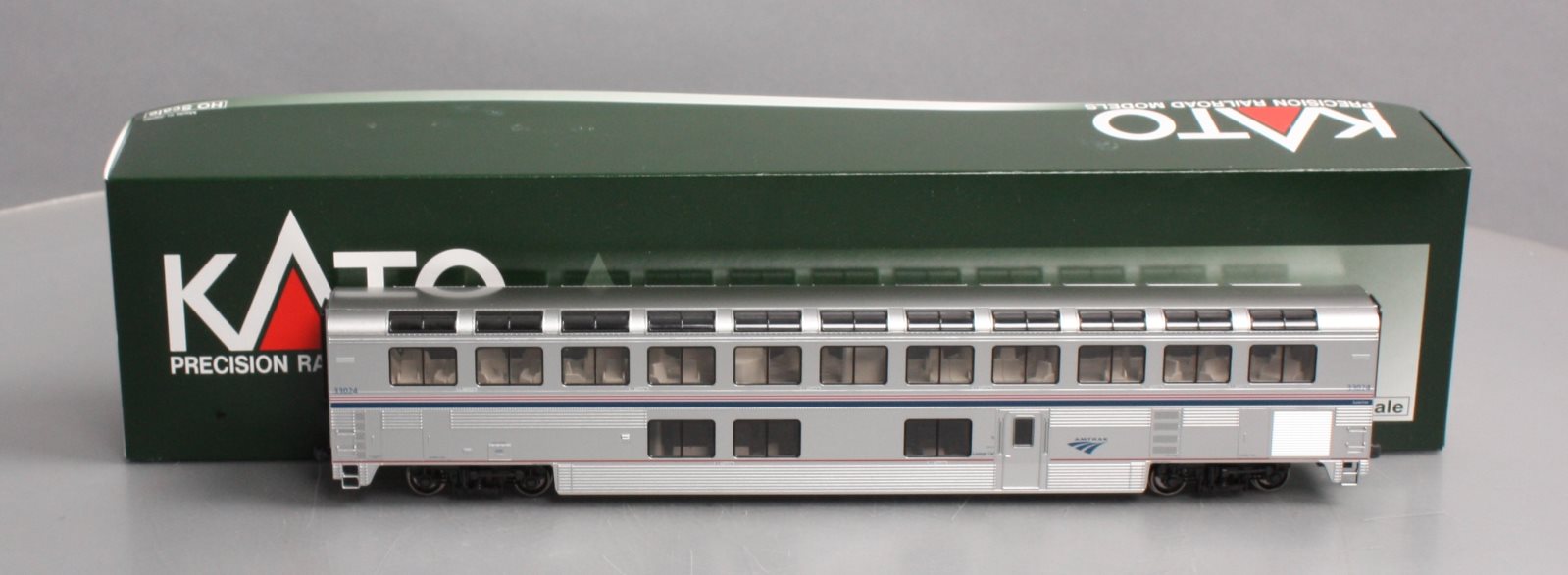 Kato 35-6064 HO Amtrak Superliner Phase VI Lounge Car #33024