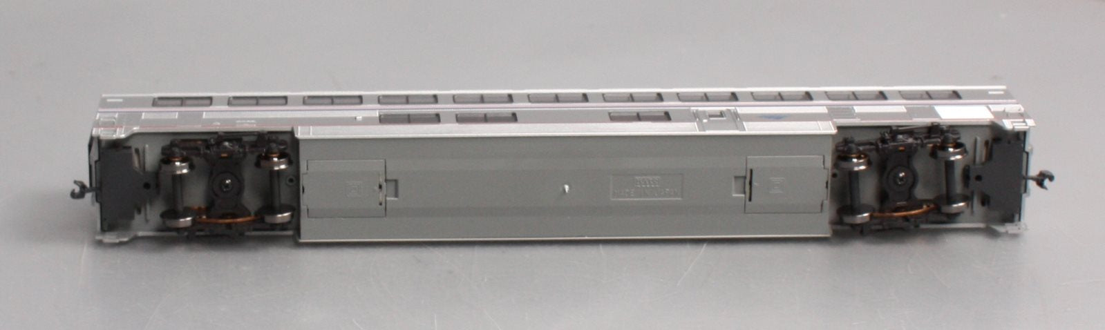 Kato 35-6064 HO Amtrak Superliner Phase VI Lounge Car #33024