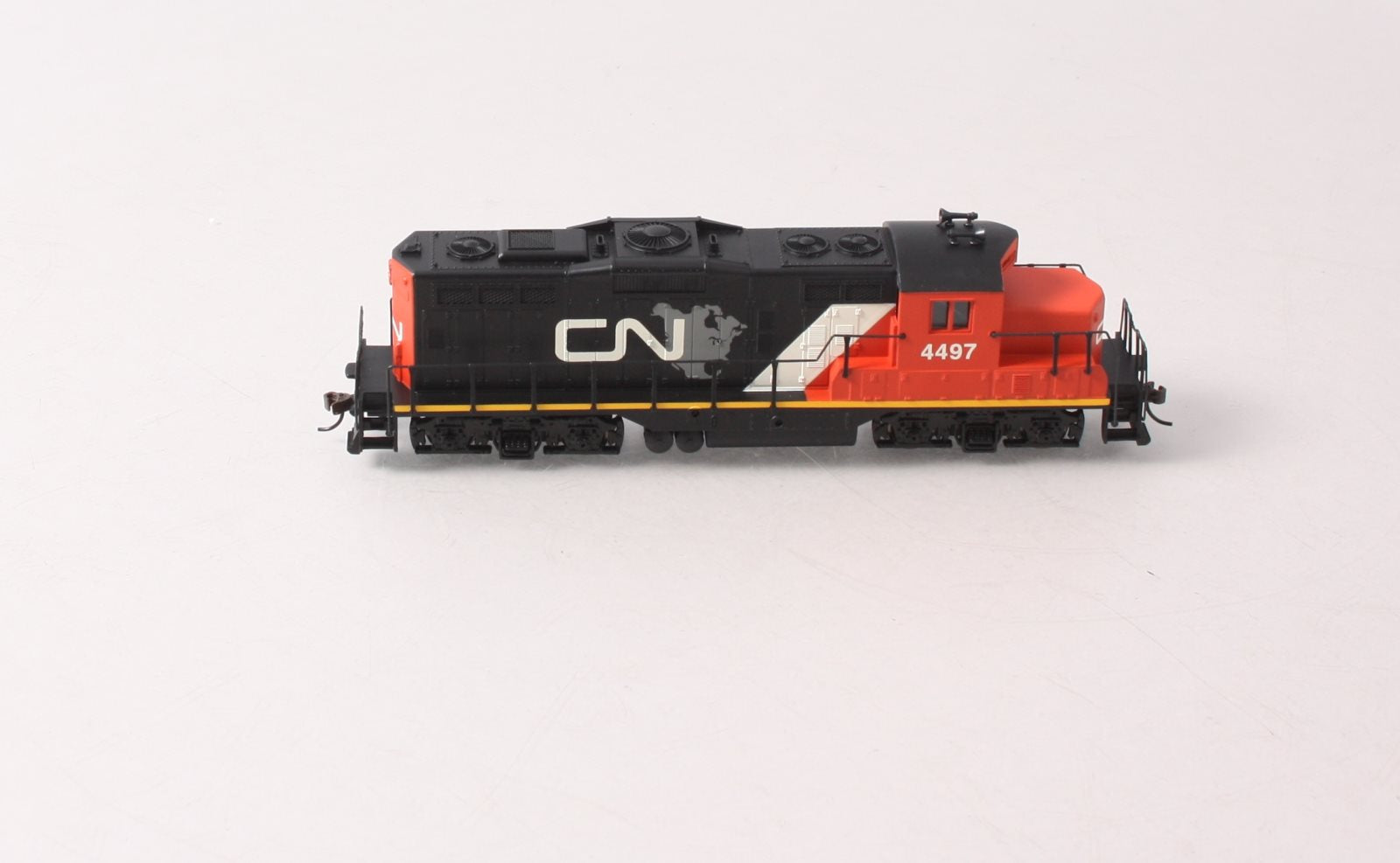 Walthers 931-104 HO Canadian National EMD GP9M Diesel Loco #4497 - Standard DC
