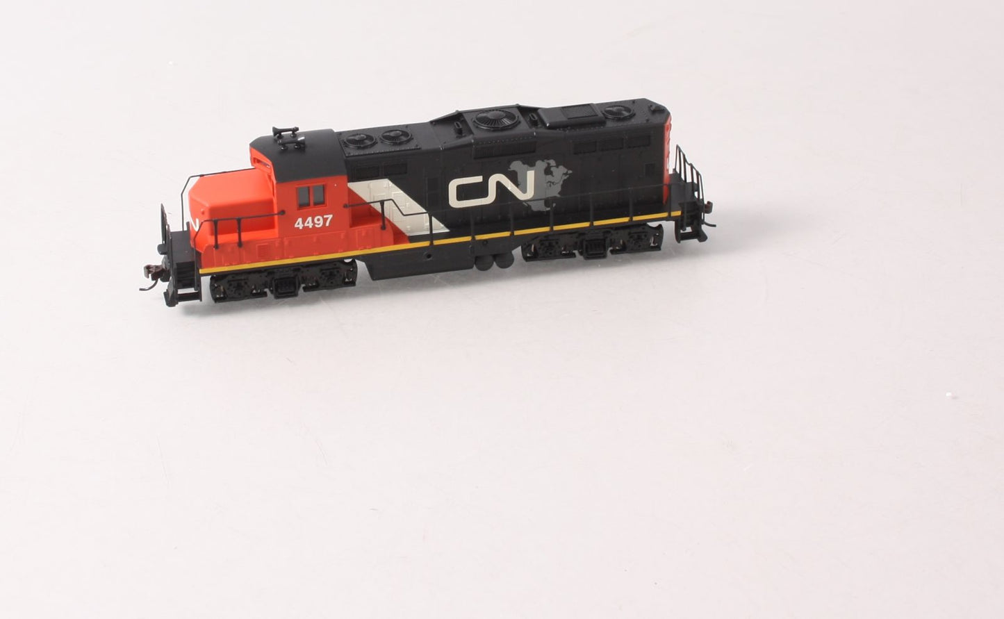 Walthers 931-104 HO Canadian National EMD GP9M Diesel Loco #4497 - Standard DC
