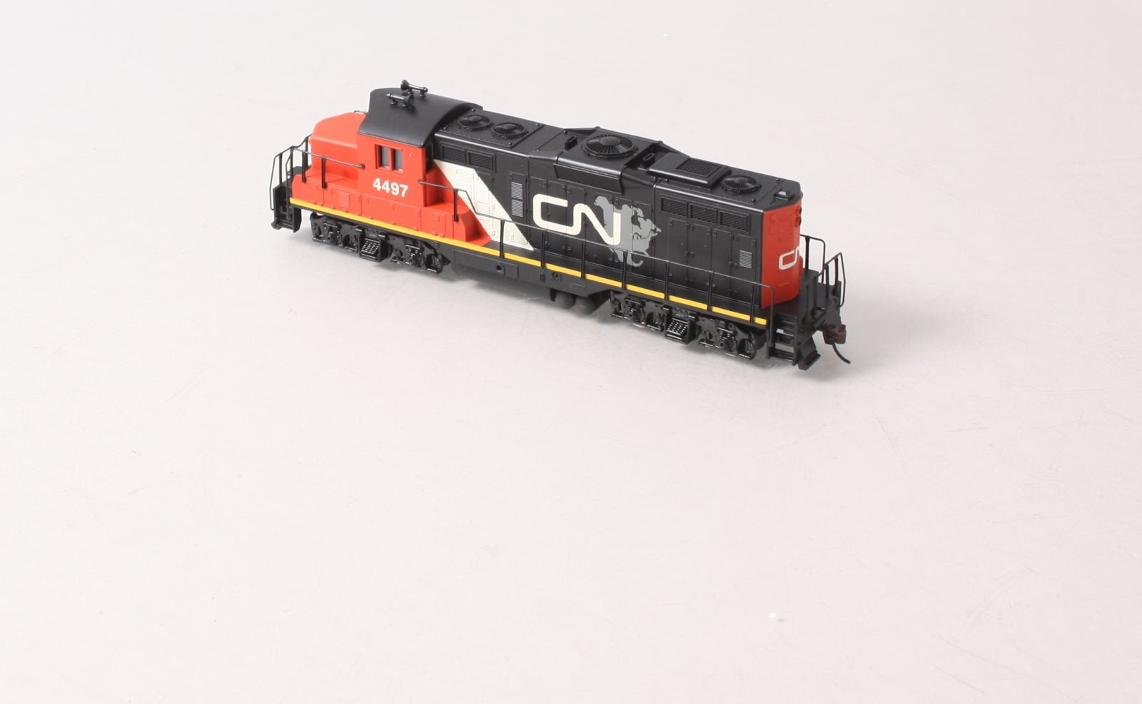 Walthers 931-104 HO Canadian National EMD GP9M Diesel Loco #4497 - Standard DC