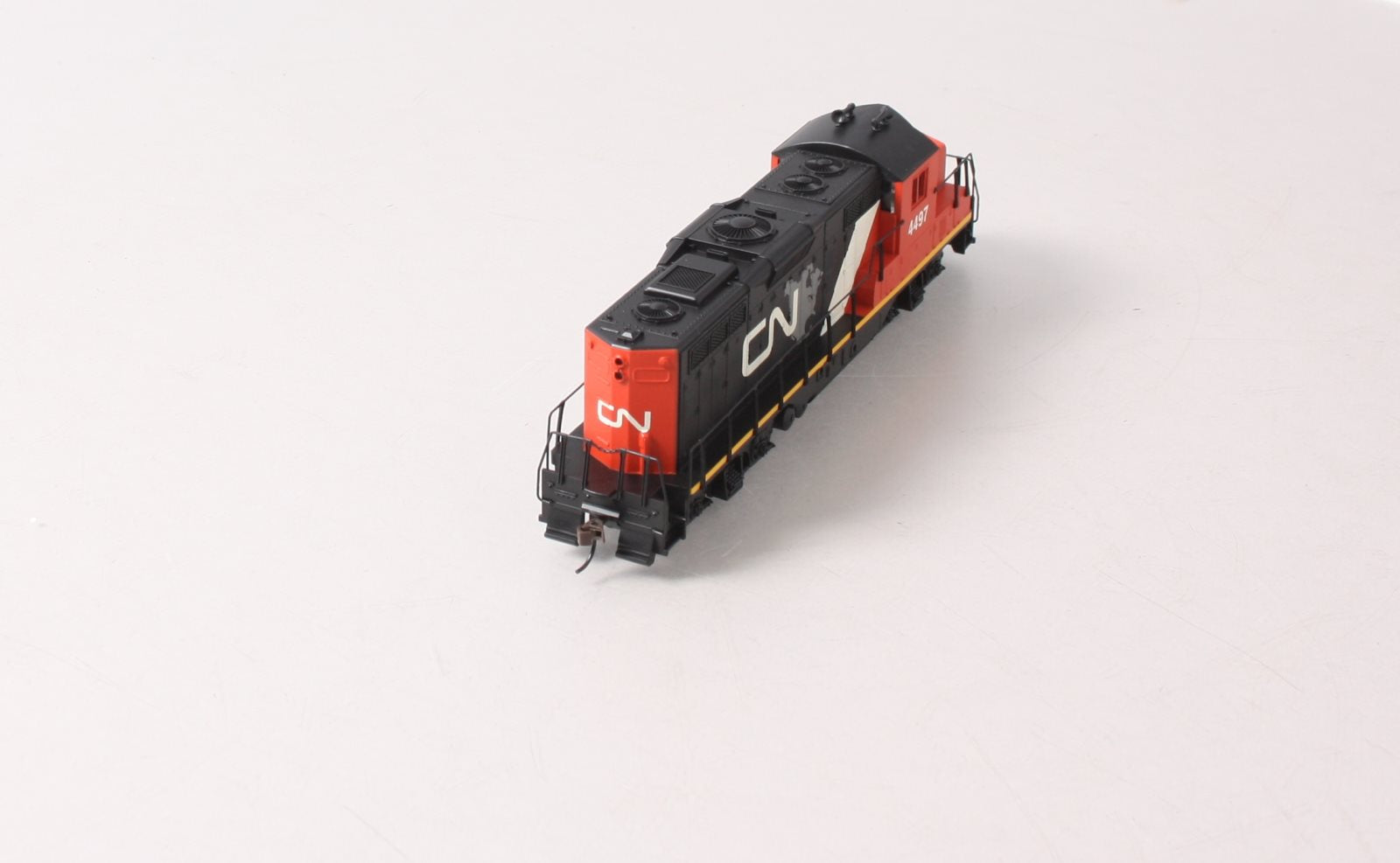 Walthers 931-104 HO Canadian National EMD GP9M Diesel Loco #4497 - Standard DC