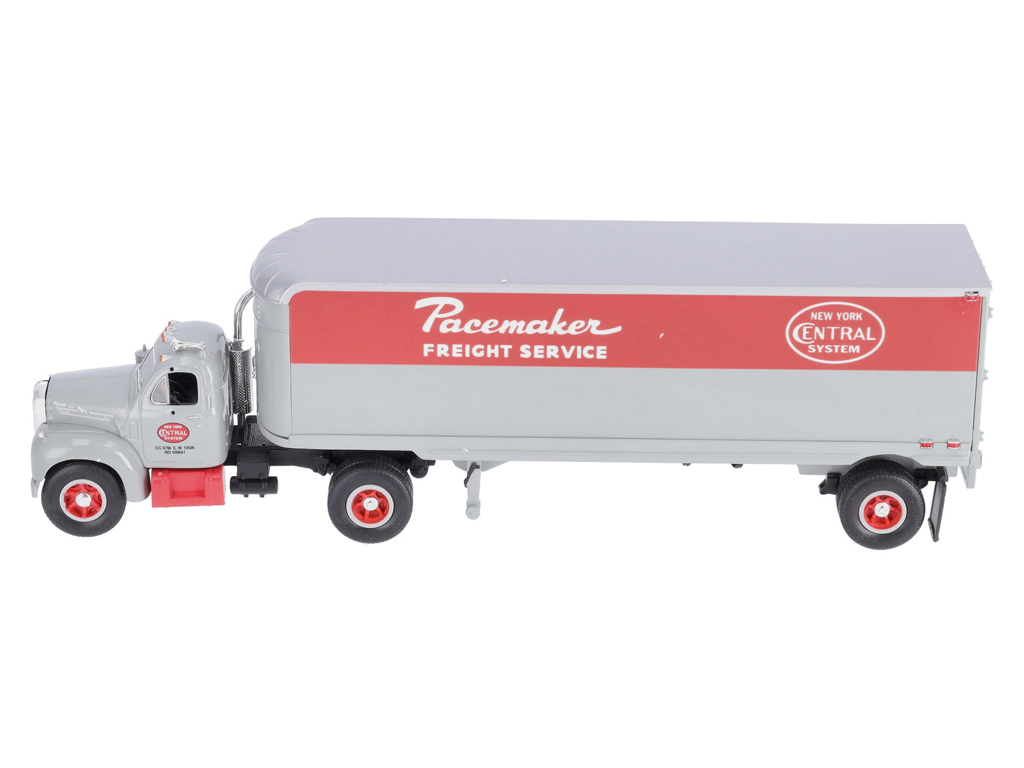 First Gear 19-1095 1:34 Scale NYC "Pacemaker" 1960 Model B-61 Tractor w/ Trailer NIB