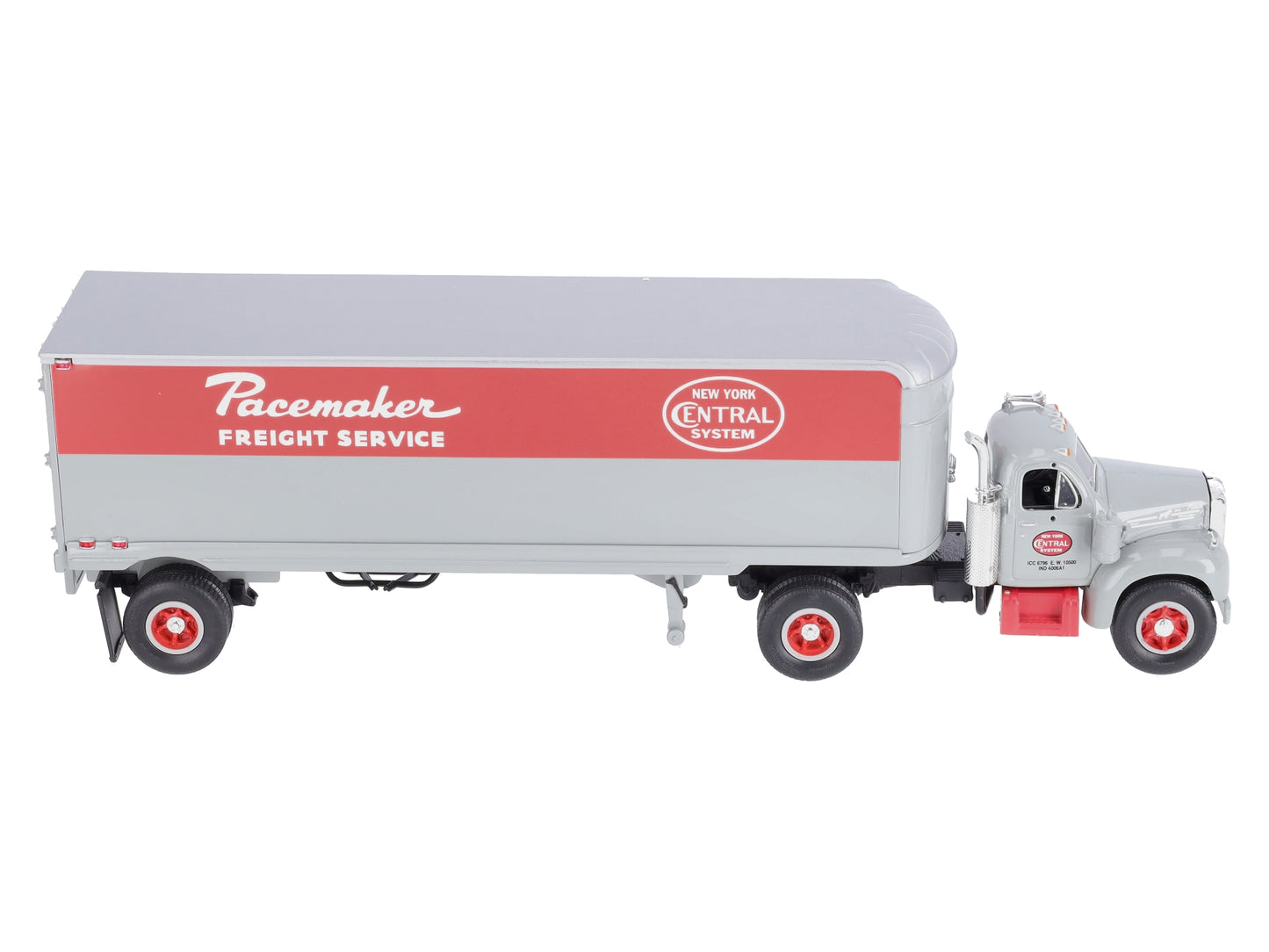 First Gear 19-1095 1:34 Scale NYC "Pacemaker" 1960 Model B-61 Tractor w/ Trailer NIB