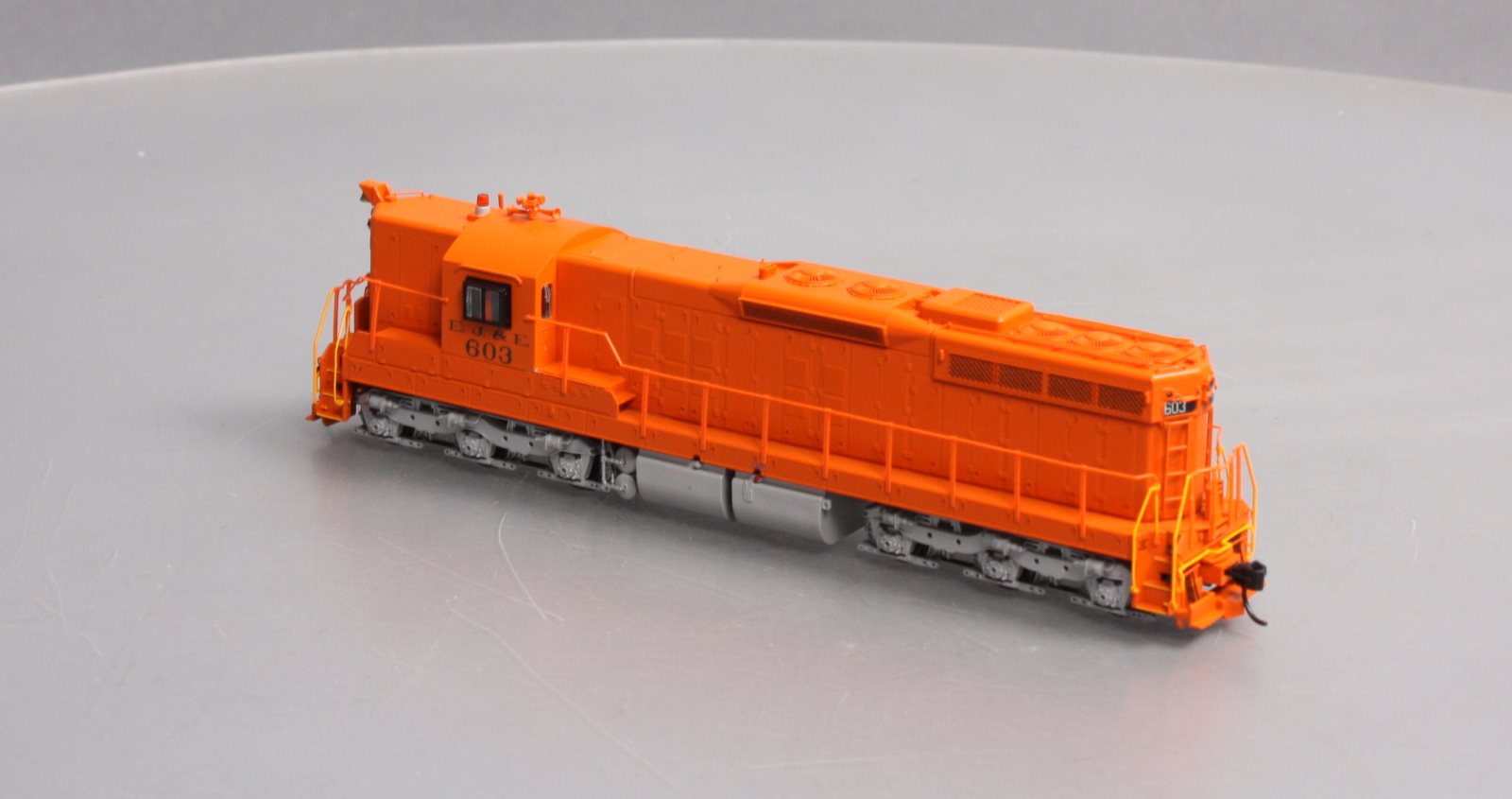 Walthers 920-41627 HO Elgin, Joilet & Eastern EMD SD9 Diesel Locomotive #603