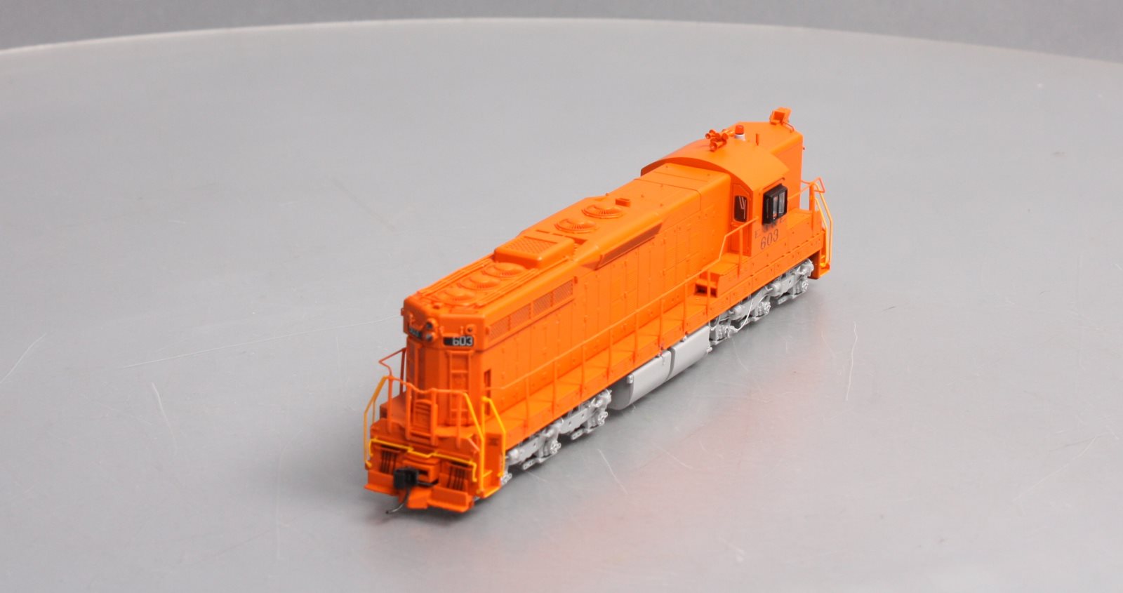 Walthers 920-41627 HO Elgin, Joilet & Eastern EMD SD9 Diesel Locomotive #603